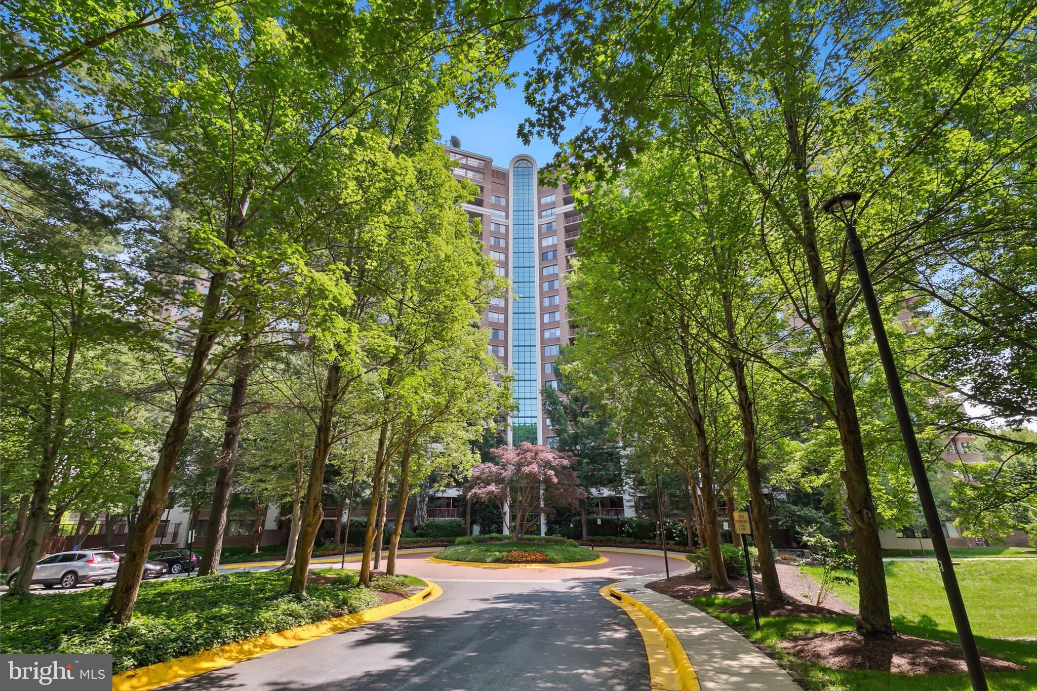 10101 Grosvenor Pl #1302