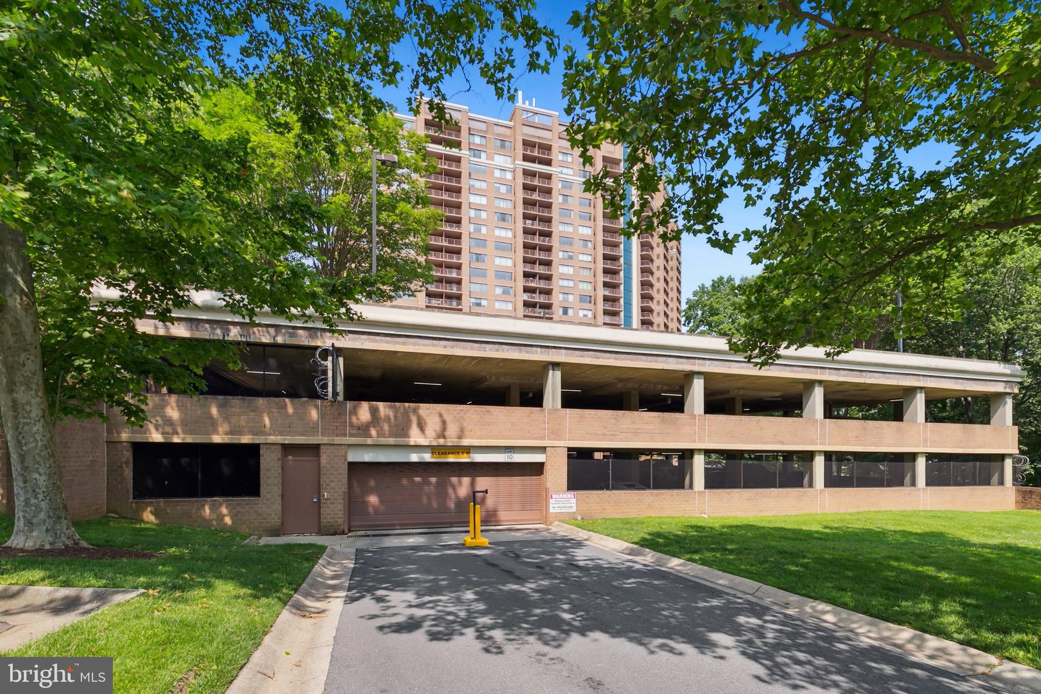 10101 Grosvenor Pl #1302