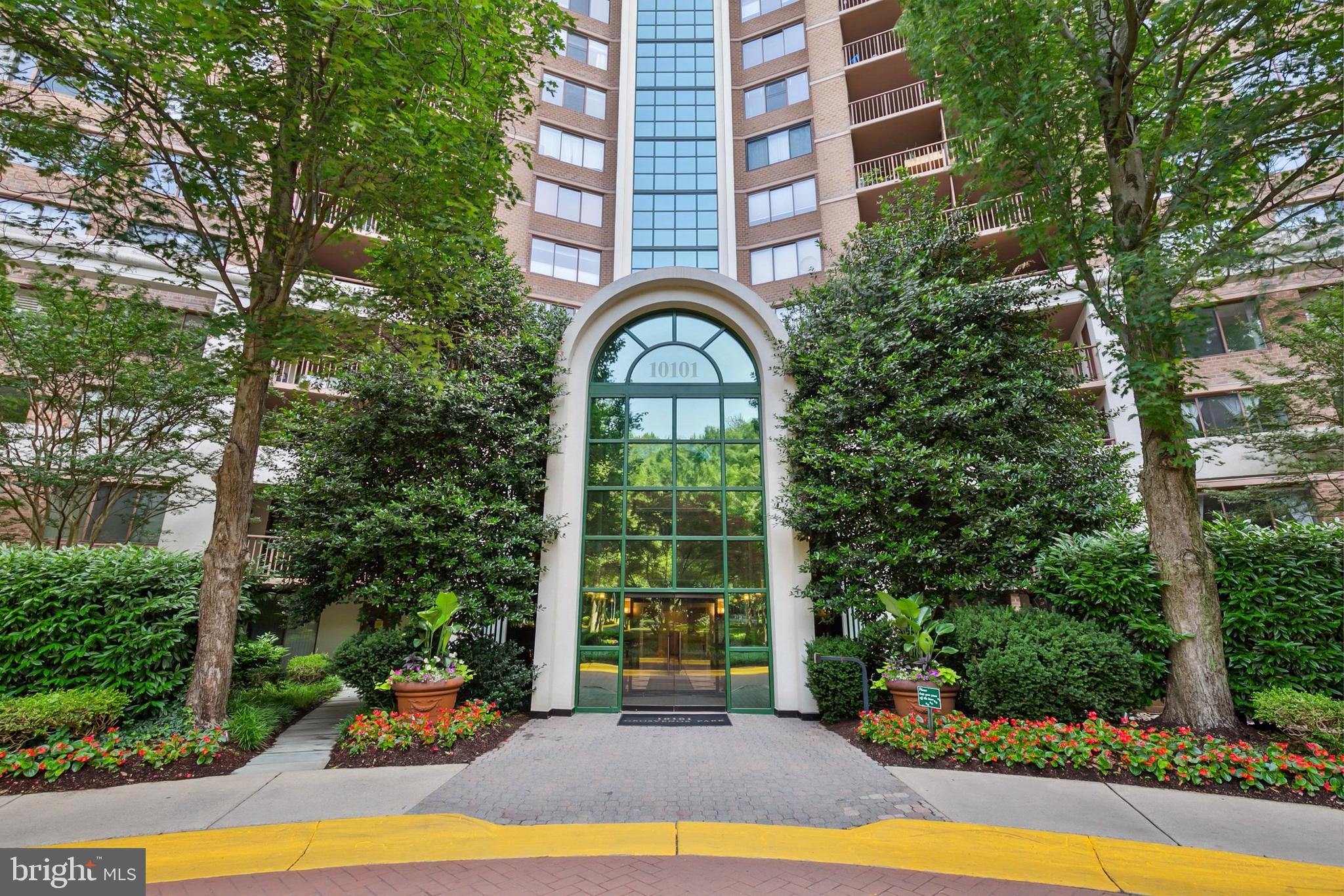 10101 Grosvenor Pl #1302