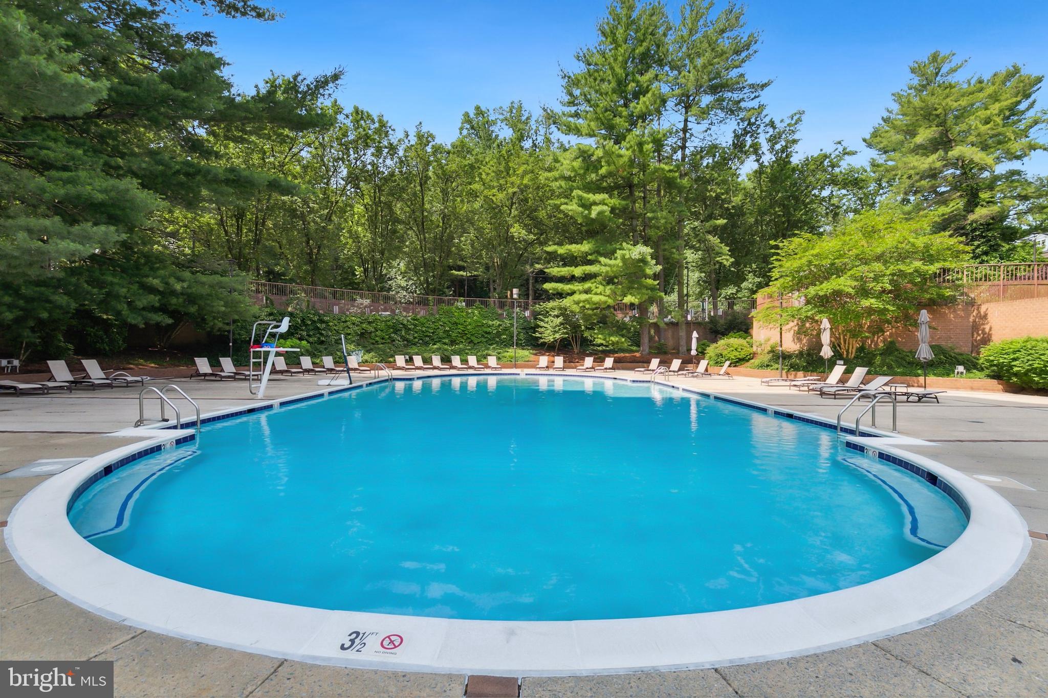 10101 Grosvenor Pl #1302