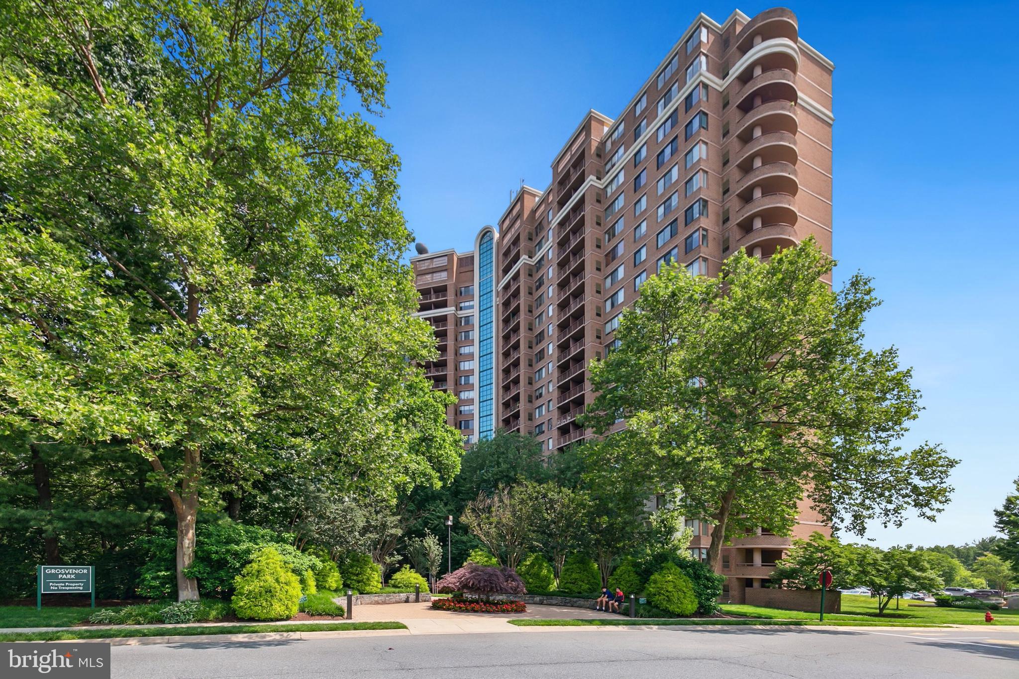 10101 Grosvenor Pl #1302