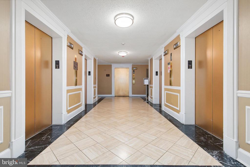 10101 Grosvenor Pl #1302