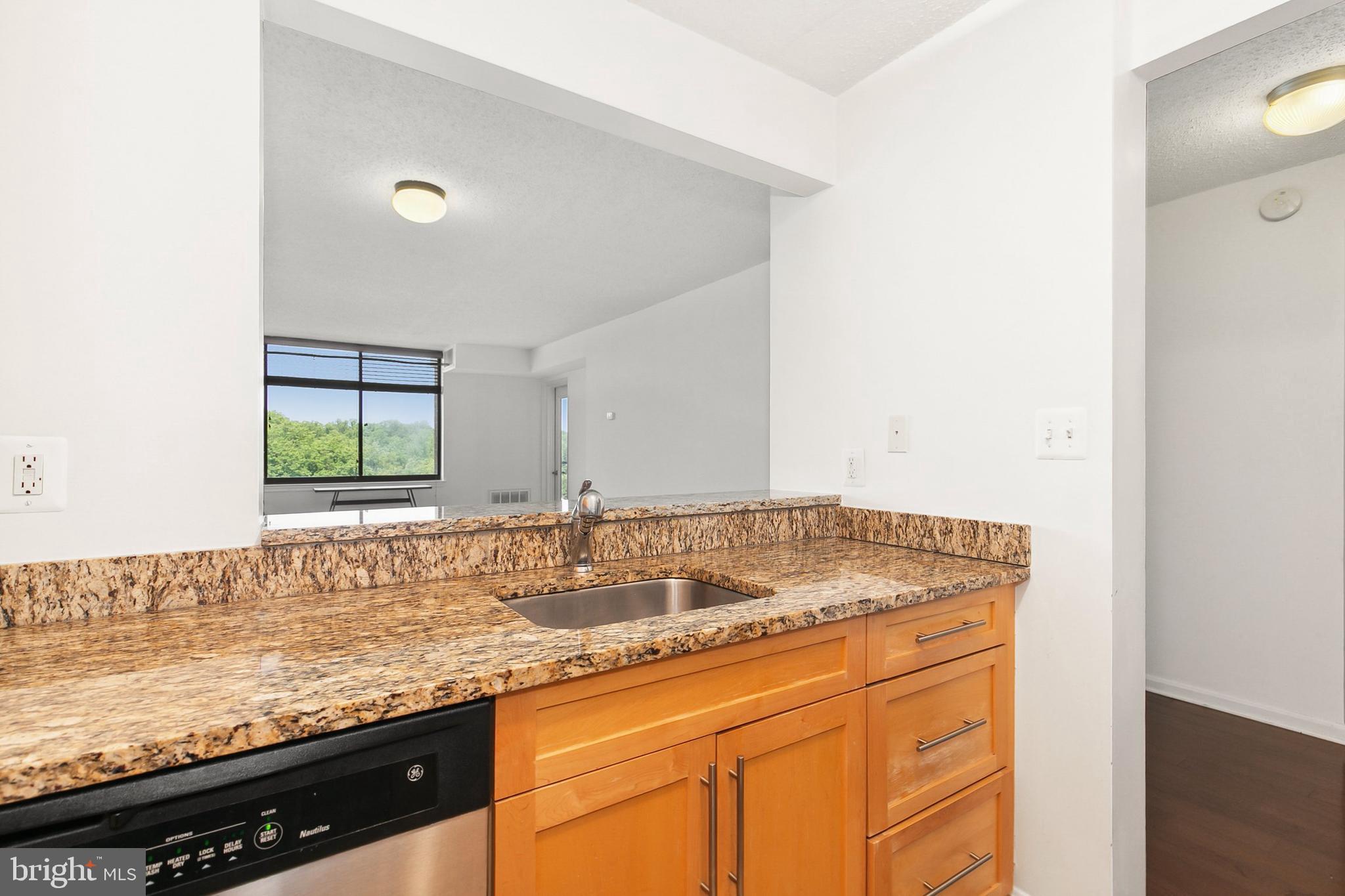 10101 Grosvenor Pl #1302