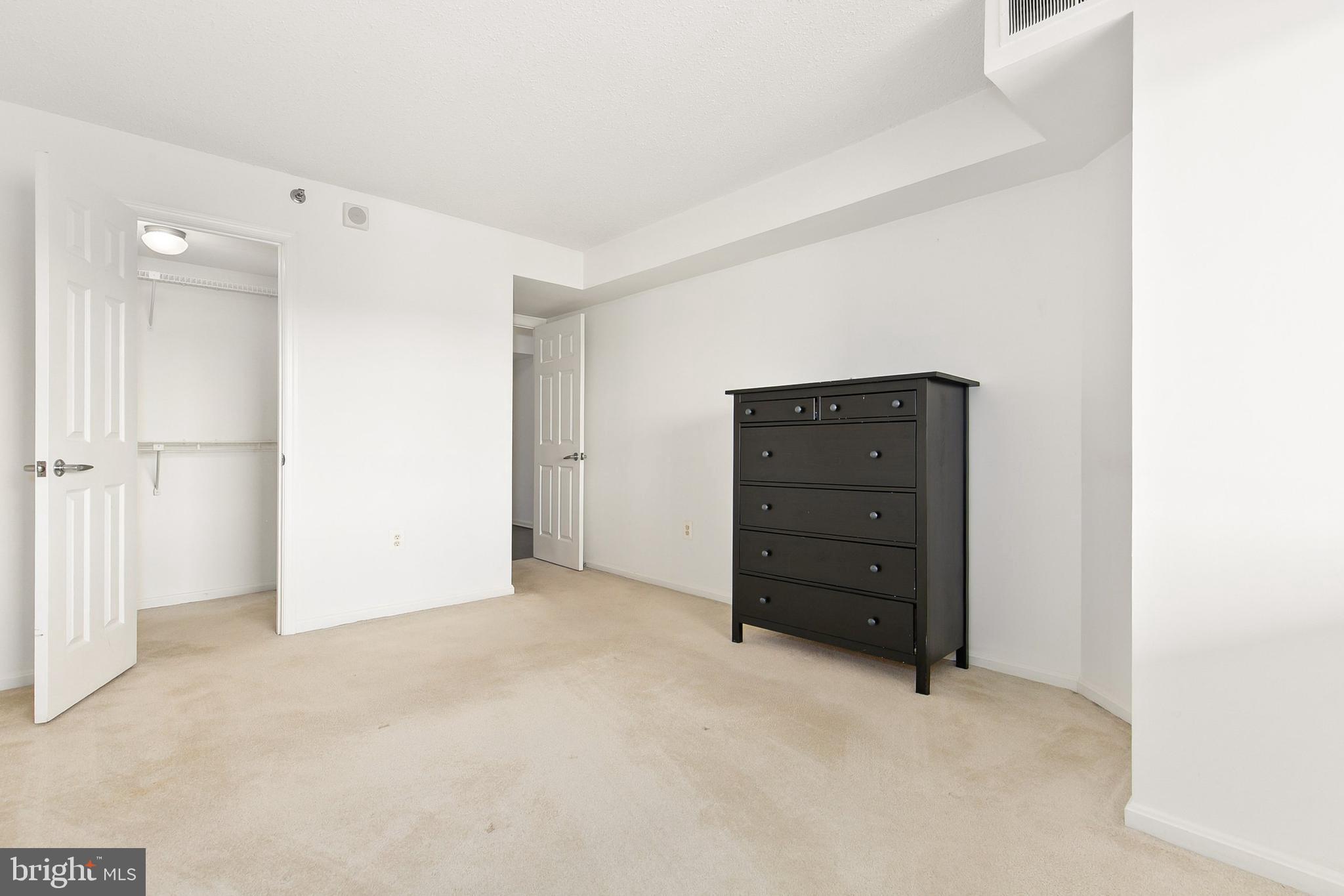 10101 Grosvenor Pl #1302