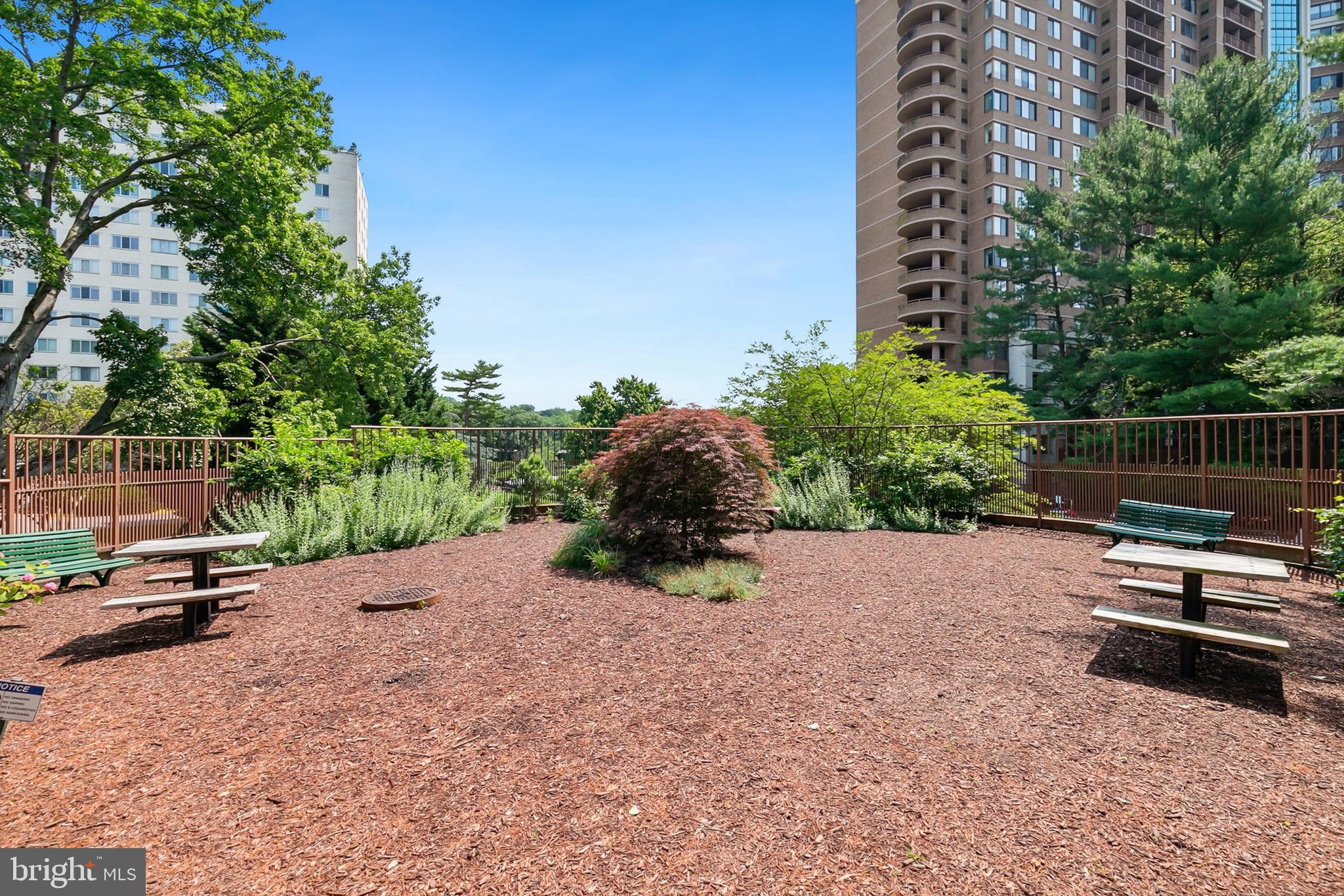 10101 Grosvenor Pl #1302