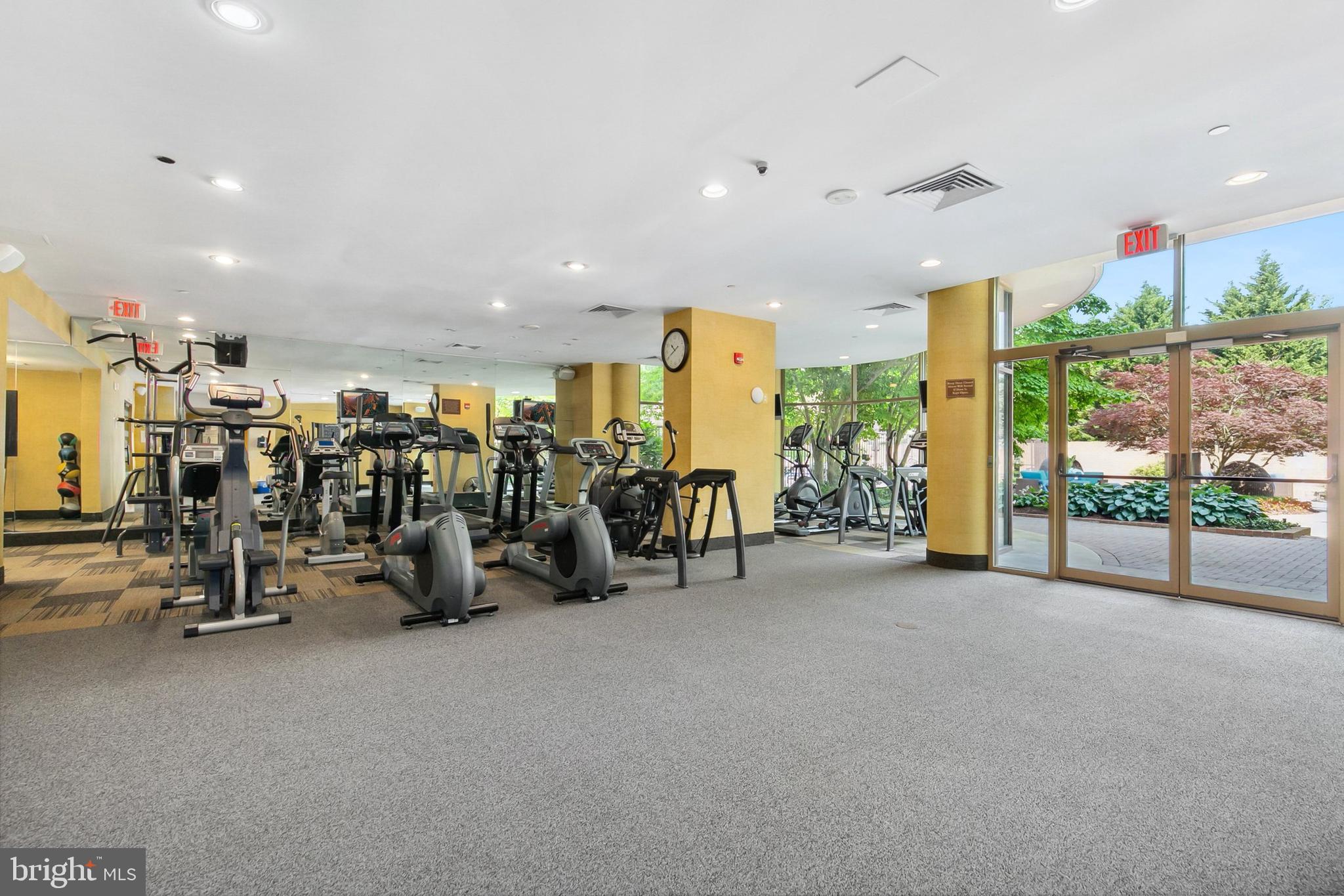 10101 Grosvenor Pl #1302