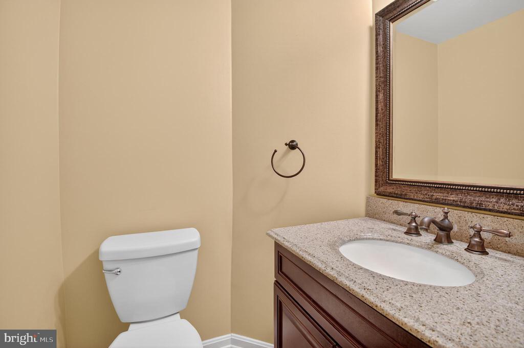 10808 DRAWBRIDGE COURT
