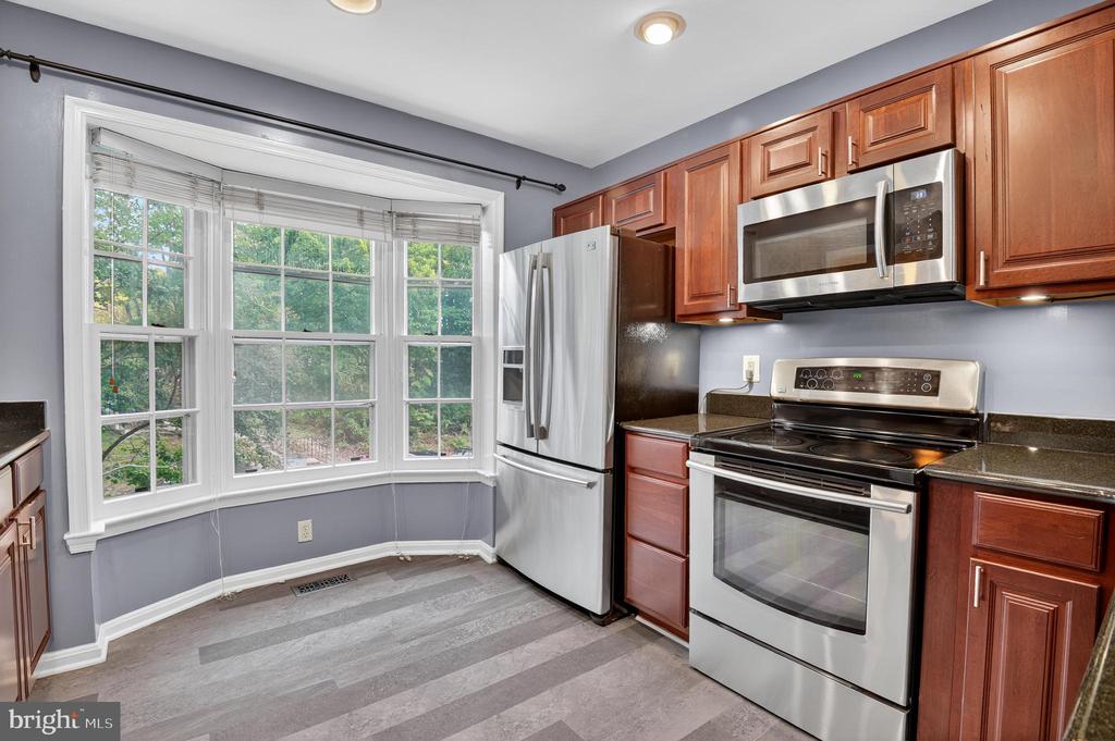 10808 DRAWBRIDGE COURT