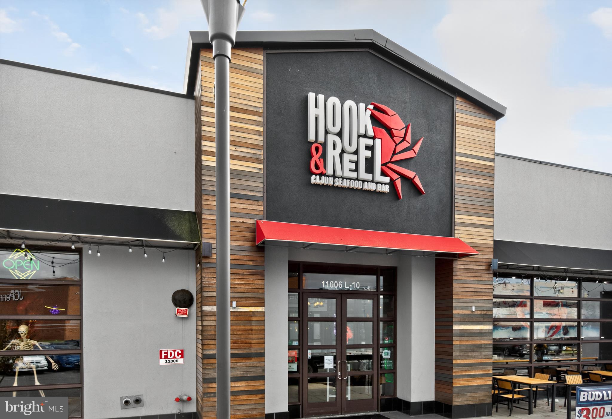 10808 DRAWBRIDGE COURT