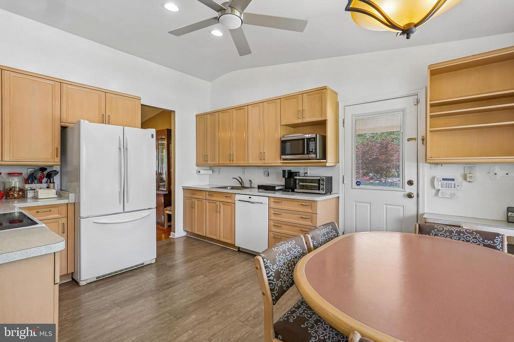 2 FOXHALL COURT