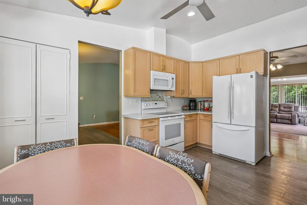 2 FOXHALL COURT