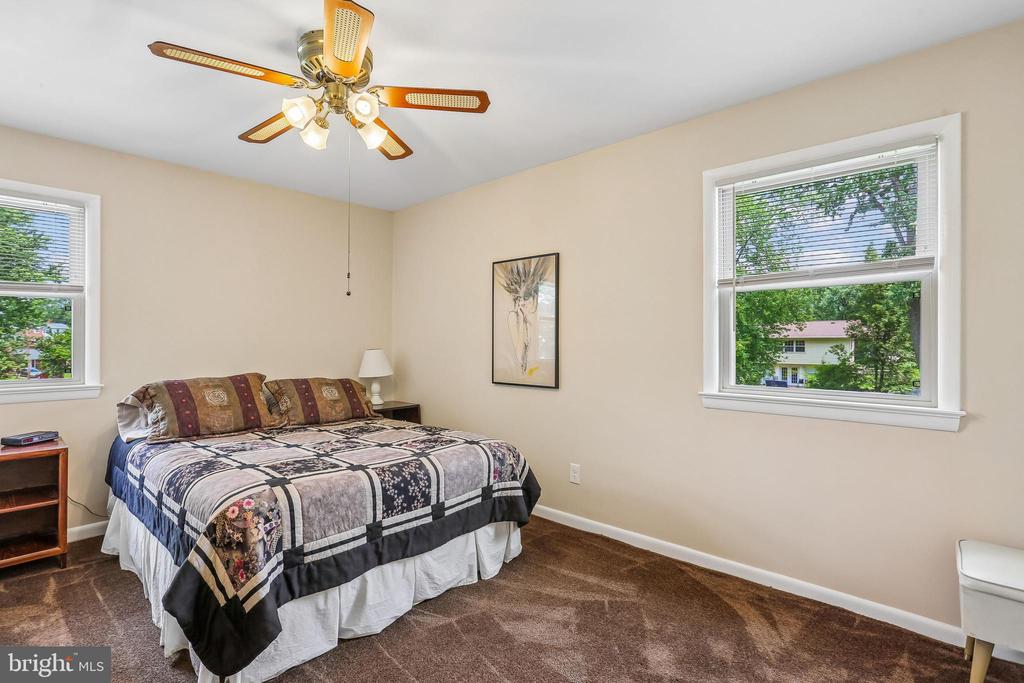 2 FOXHALL COURT