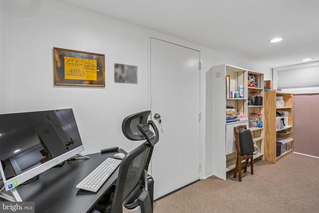 2 FOXHALL COURT