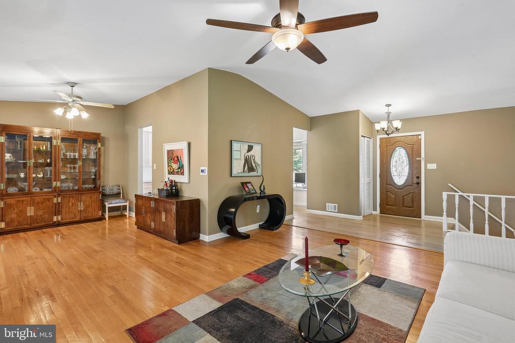 2 FOXHALL COURT