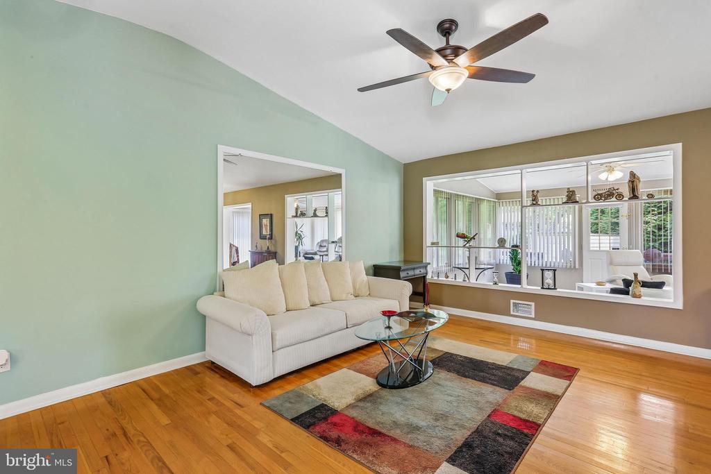 2 FOXHALL COURT
