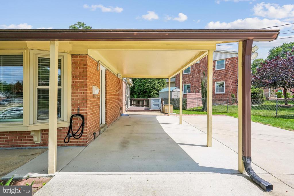 2 FOXHALL COURT