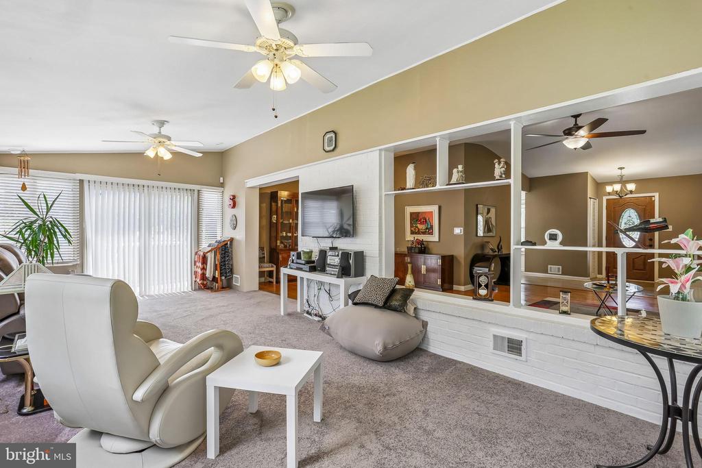2 FOXHALL COURT