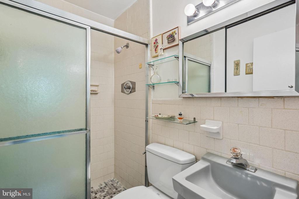 2 FOXHALL COURT