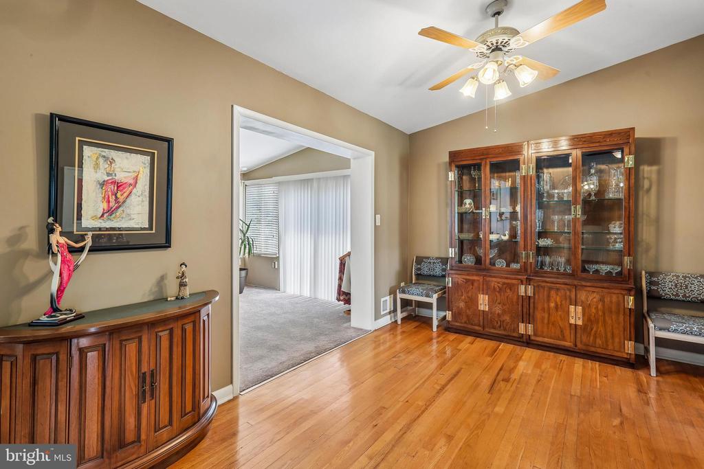 2 FOXHALL COURT