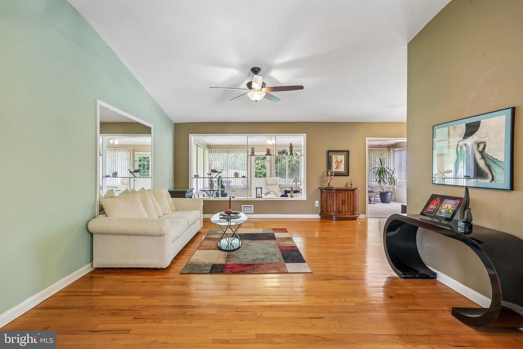 2 FOXHALL COURT
