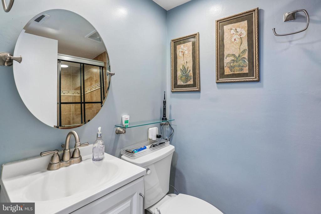 2 FOXHALL COURT