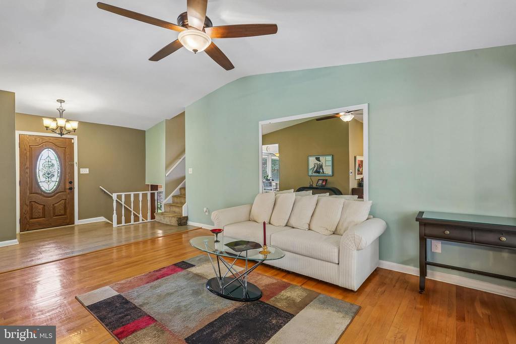 2 FOXHALL COURT