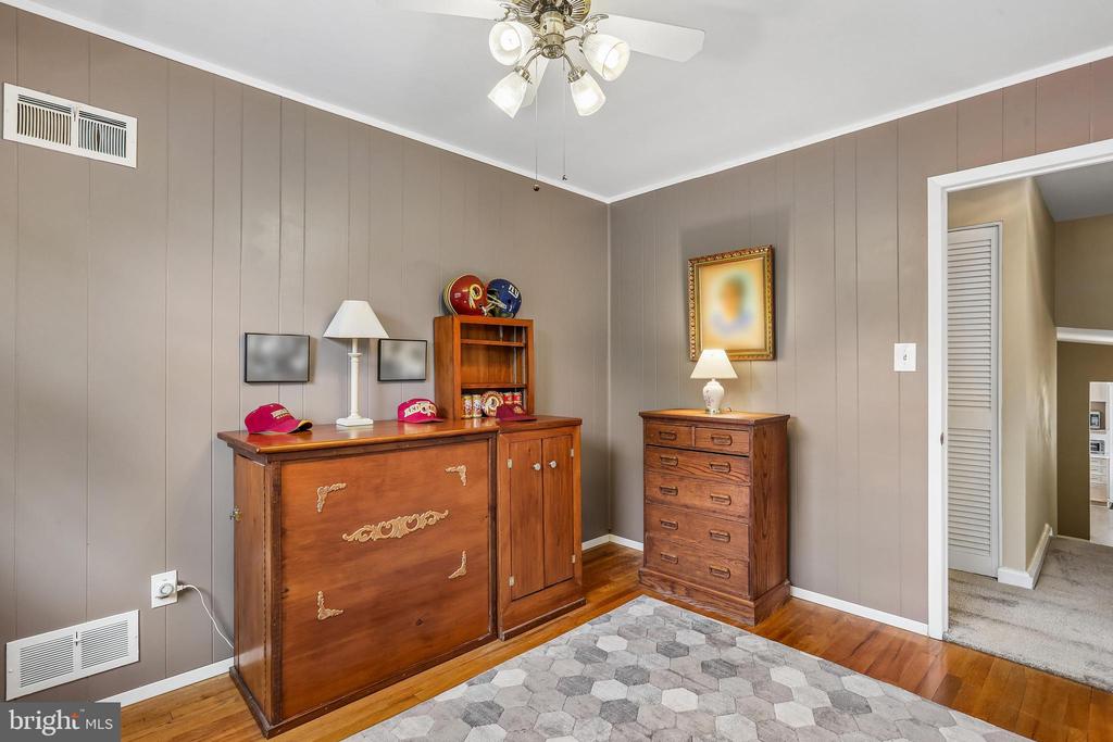 2 FOXHALL COURT