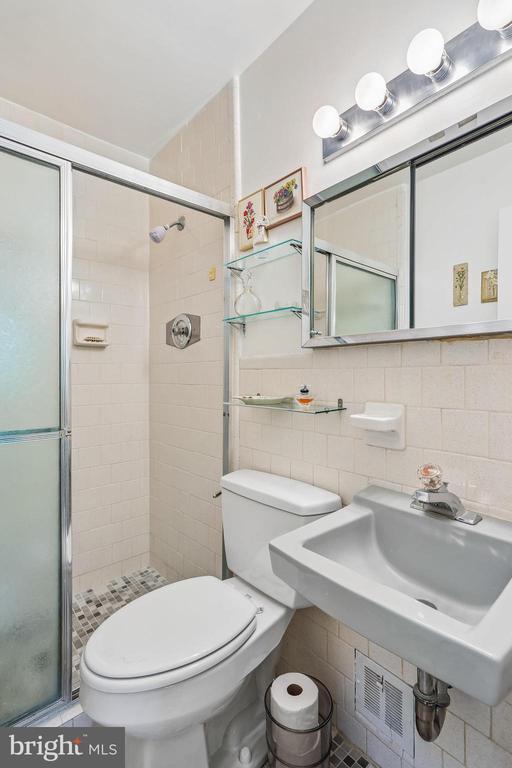 2 FOXHALL COURT