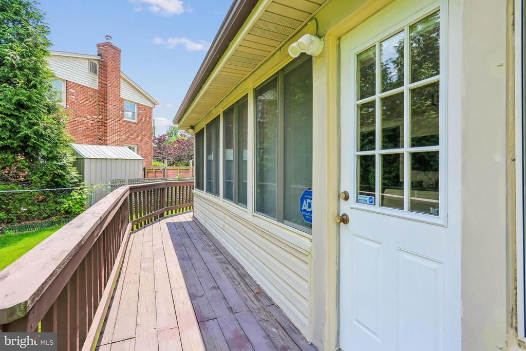 2 FOXHALL COURT
