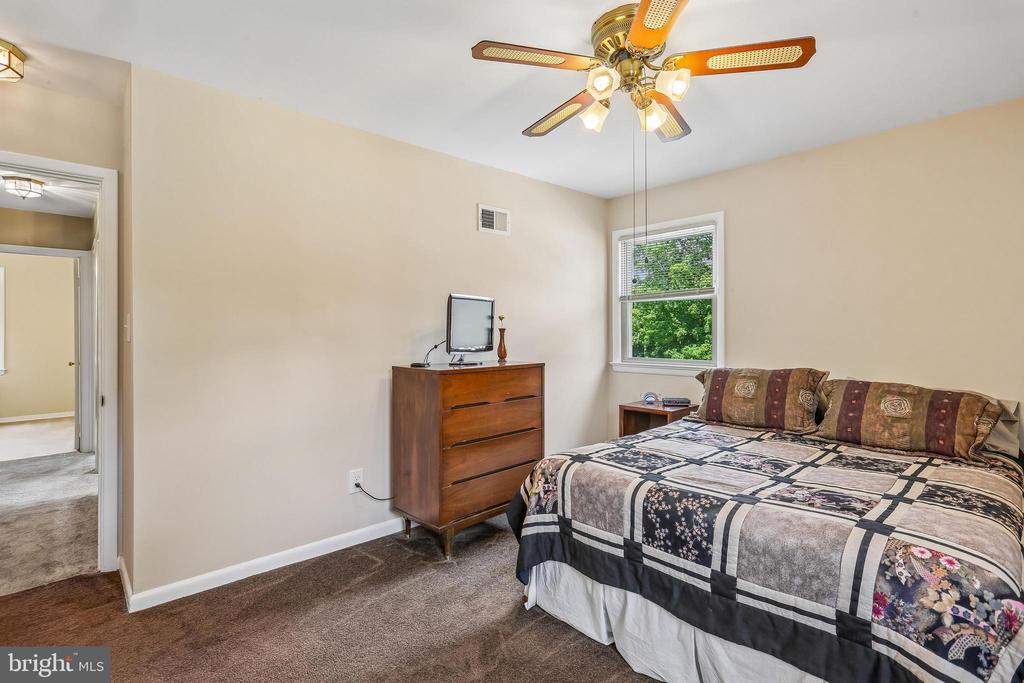 2 FOXHALL COURT
