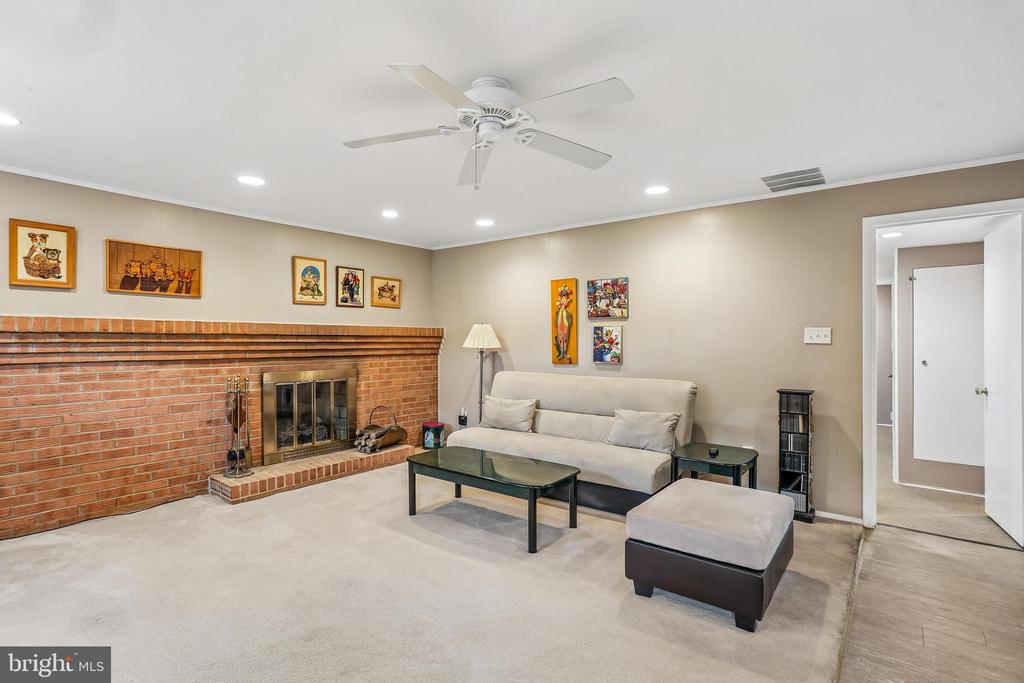 2 FOXHALL COURT
