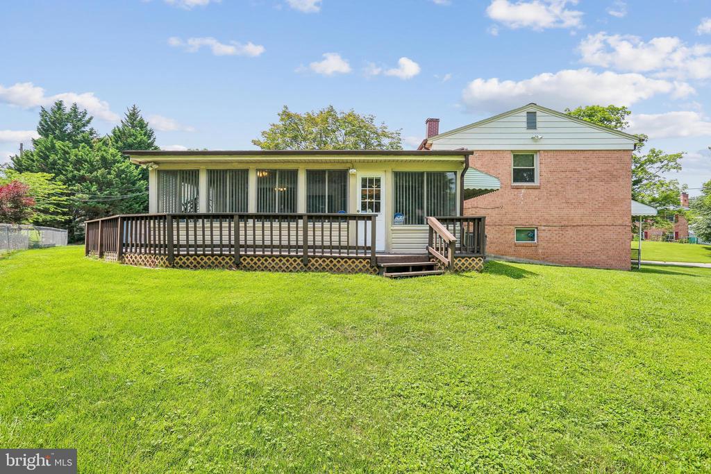 2 FOXHALL COURT