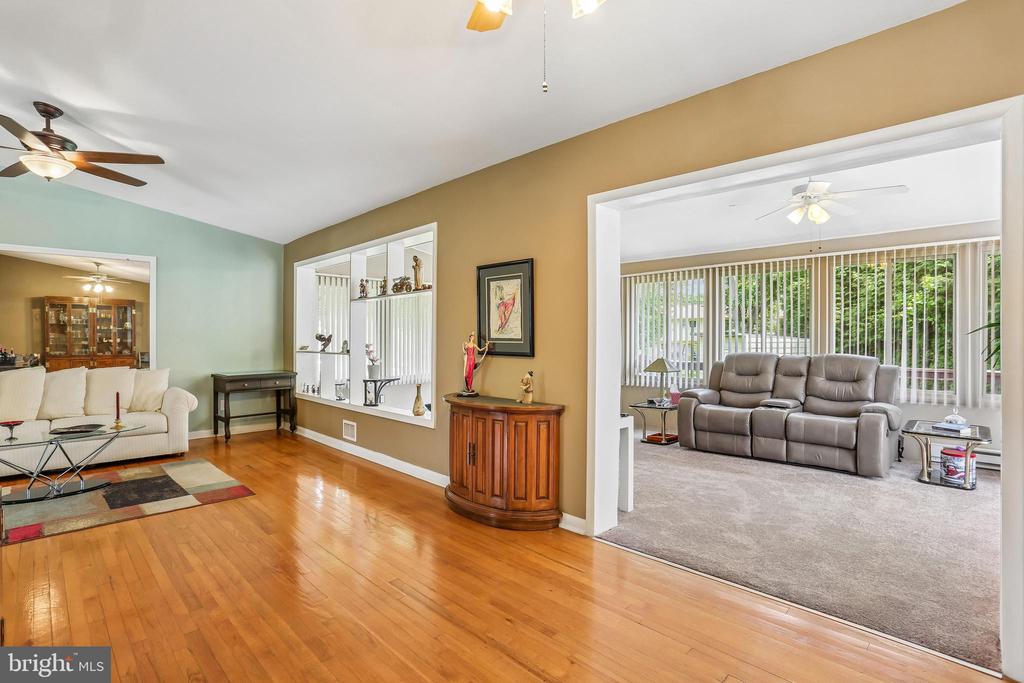 2 FOXHALL COURT