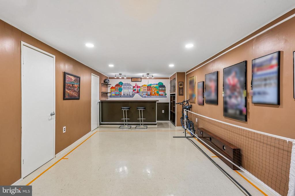 2 FOXHALL COURT