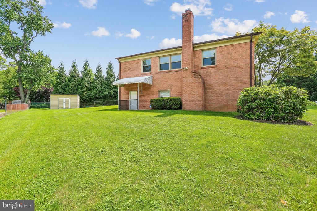2 FOXHALL COURT