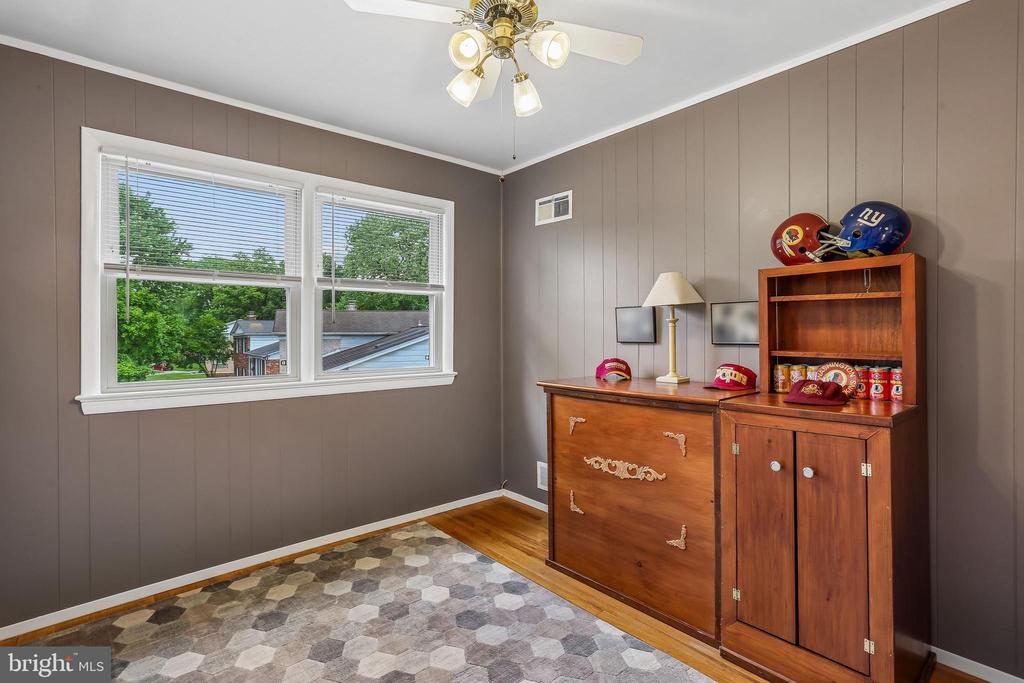 2 FOXHALL COURT