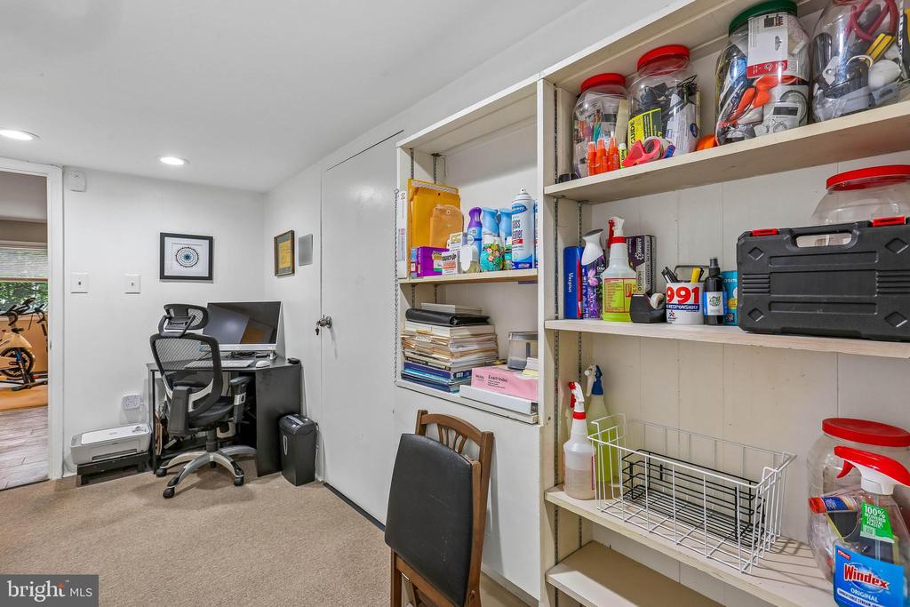 2 FOXHALL COURT