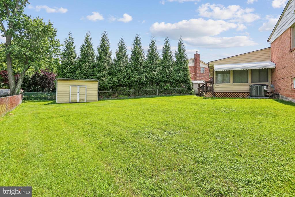 2 FOXHALL COURT