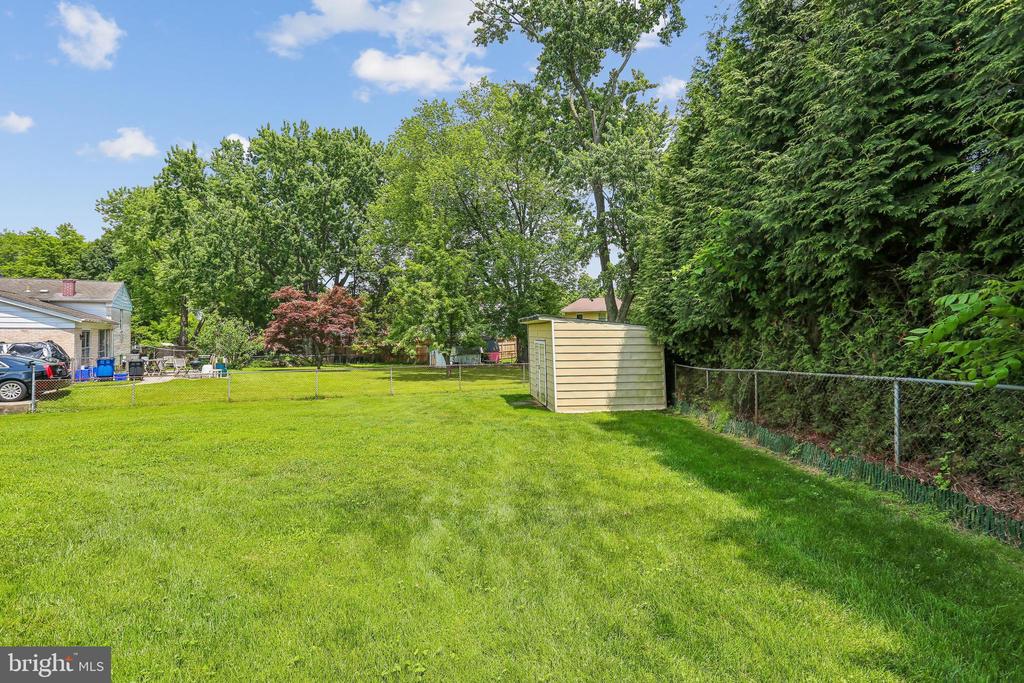 2 FOXHALL COURT