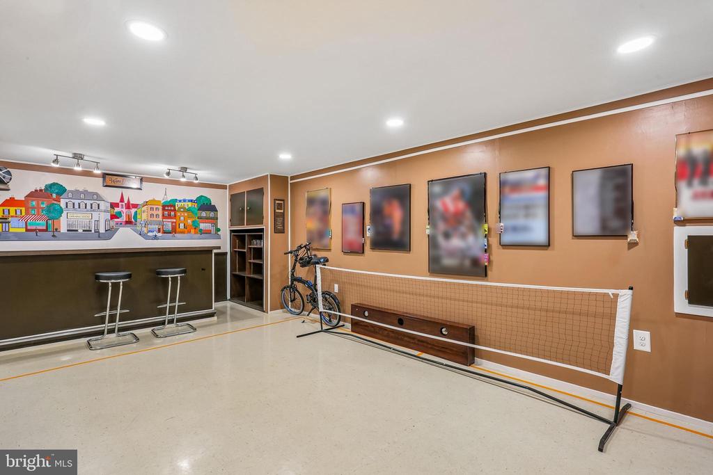 2 FOXHALL COURT