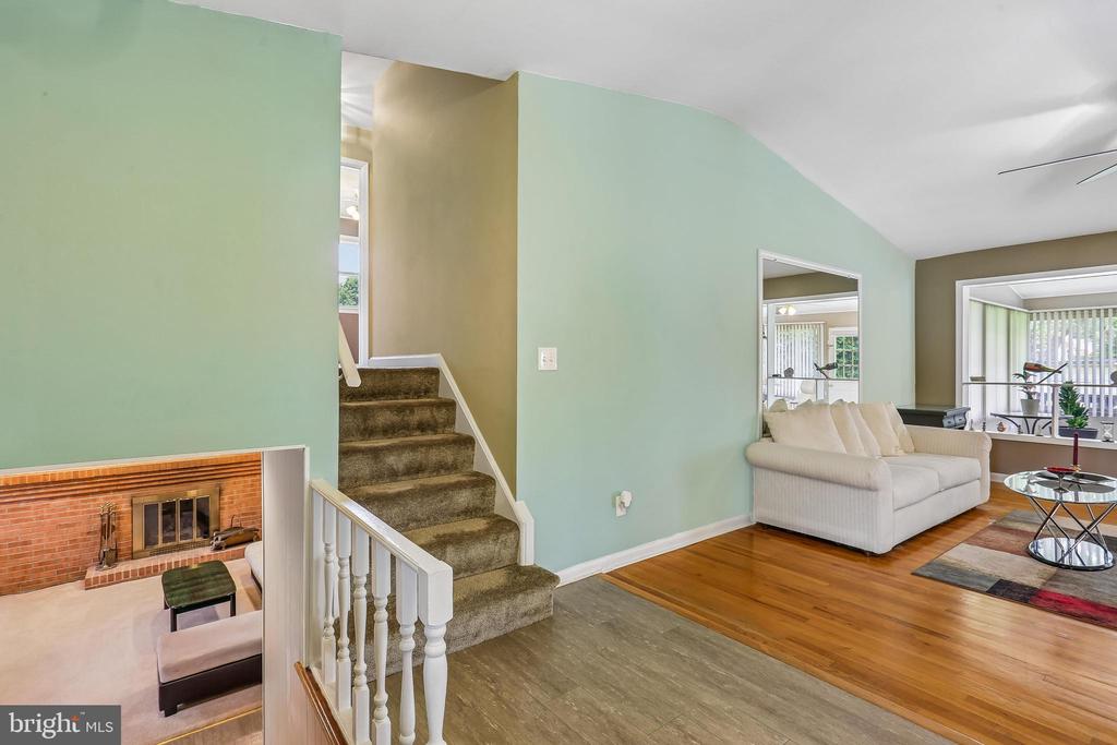 2 FOXHALL COURT