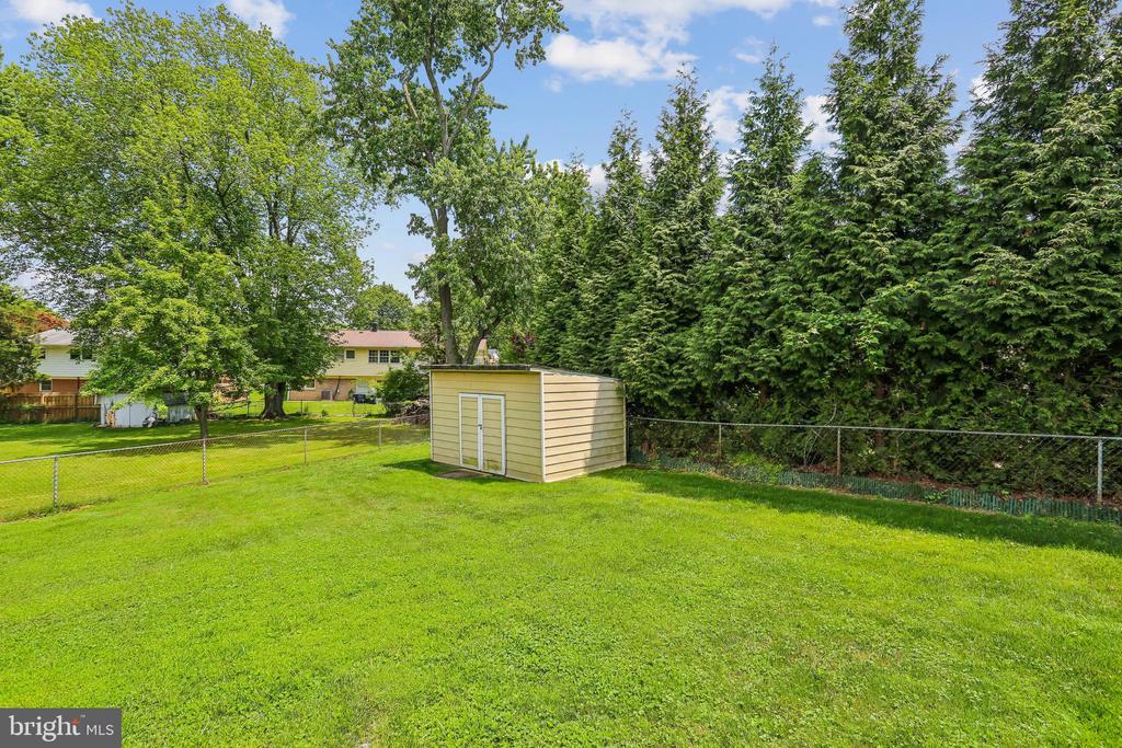 2 FOXHALL COURT