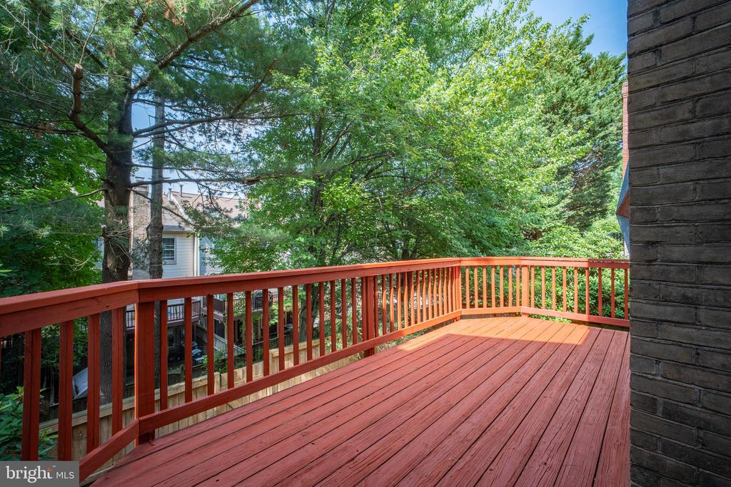 6028 LOGANWOOD DRIVE