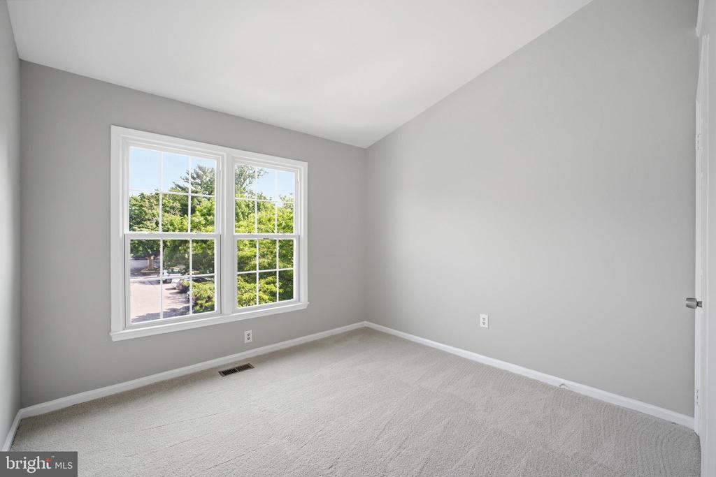 6028 LOGANWOOD DRIVE