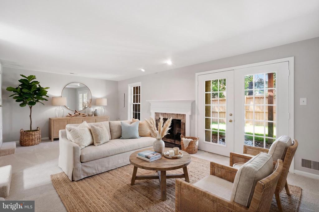 6028 LOGANWOOD DRIVE