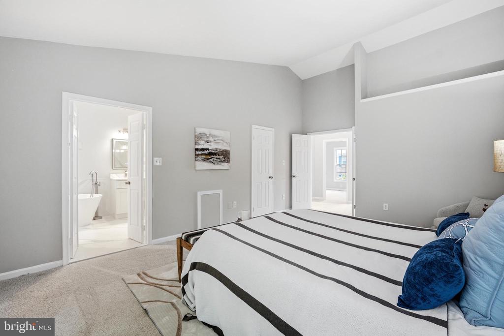6028 LOGANWOOD DRIVE