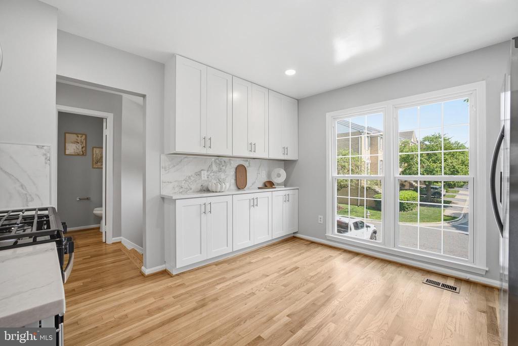 6028 LOGANWOOD DRIVE