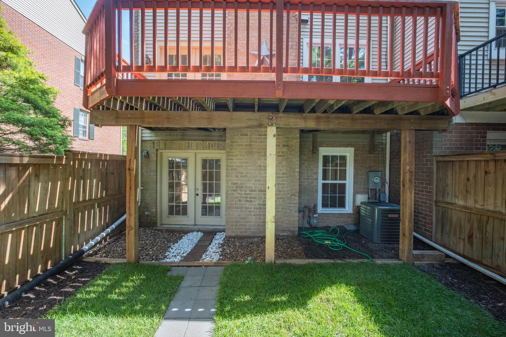 6028 LOGANWOOD DRIVE