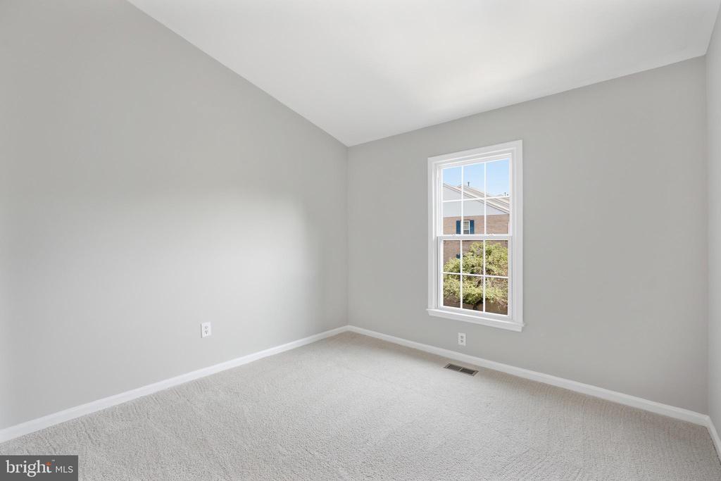 6028 LOGANWOOD DRIVE
