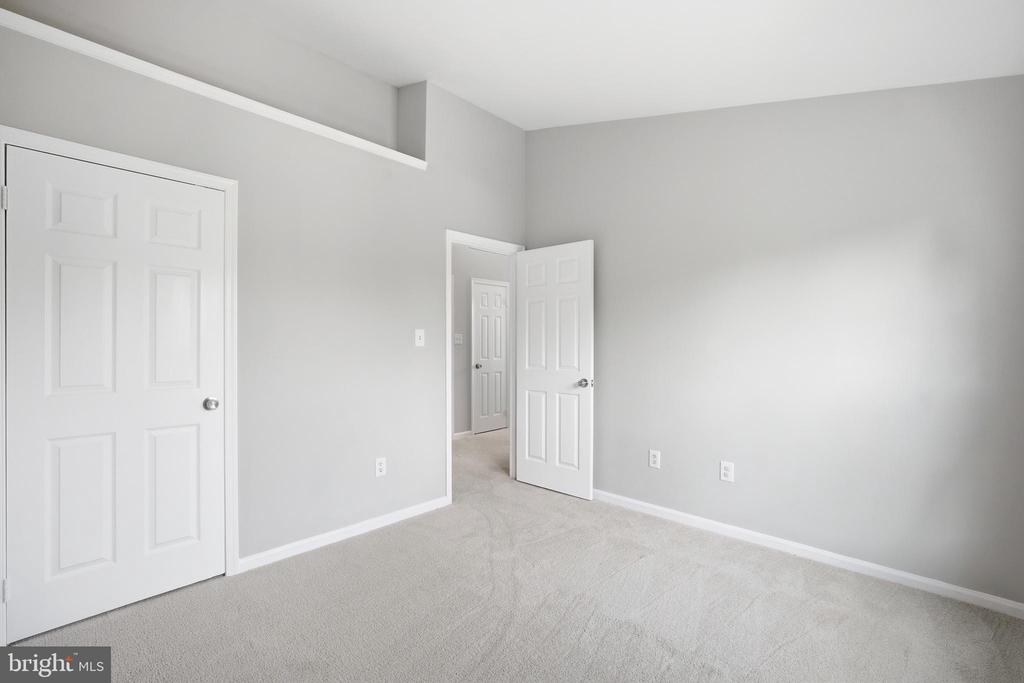 6028 LOGANWOOD DRIVE